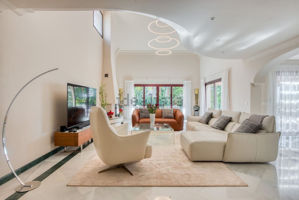 Villa in Calla de Mijas - Image 2