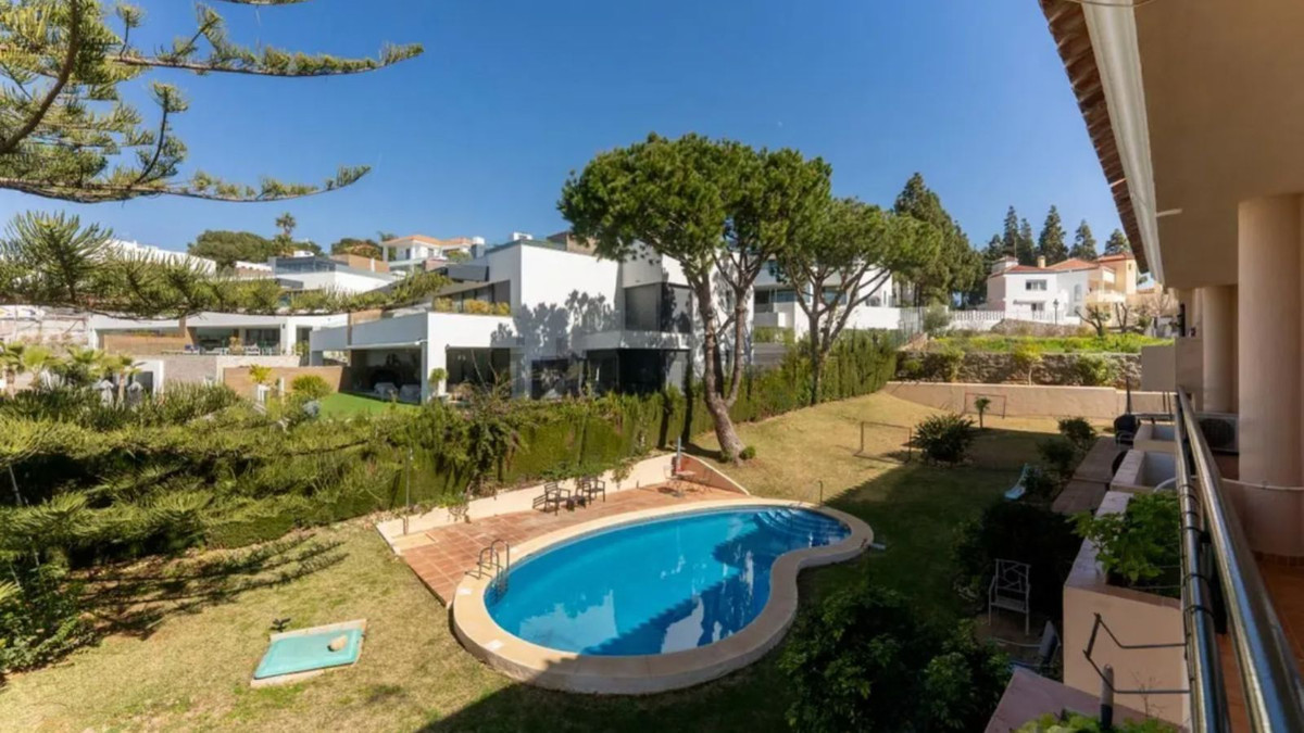 Villa in Marbella - Image 3