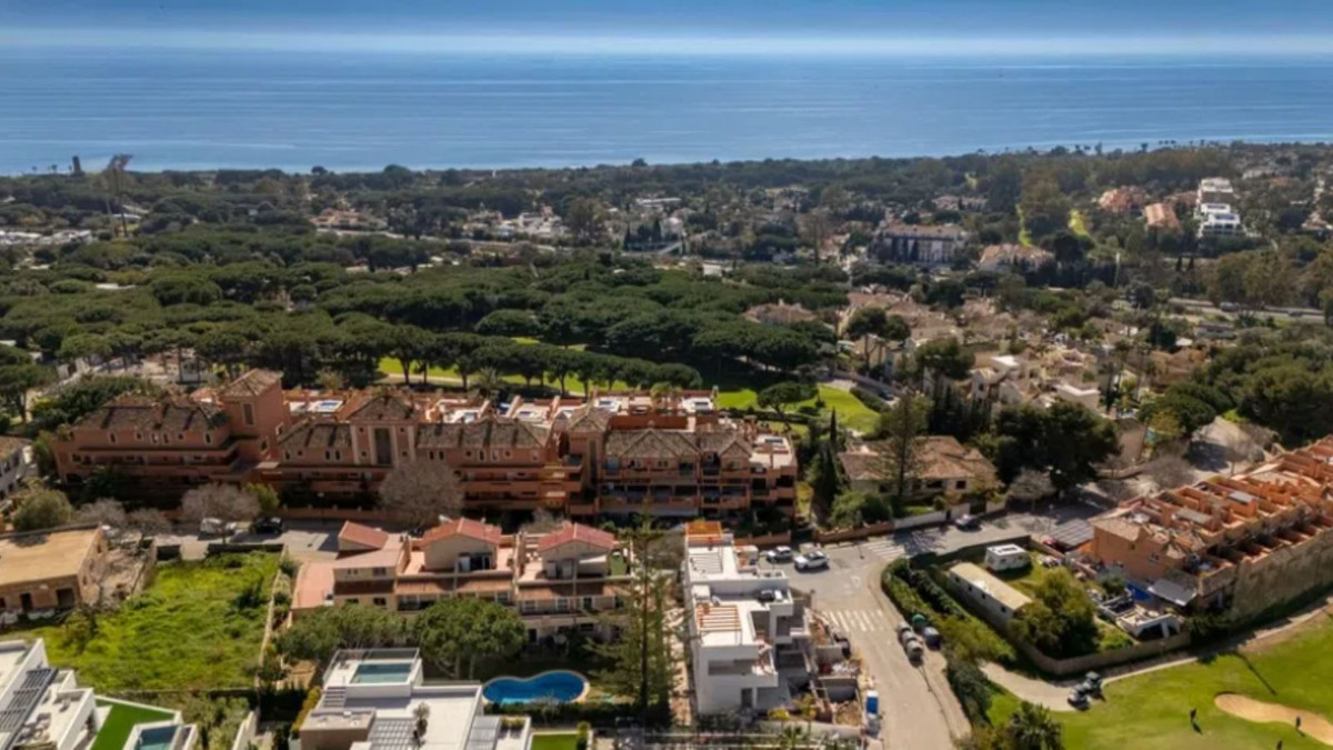 Villa in Marbella - Image 2