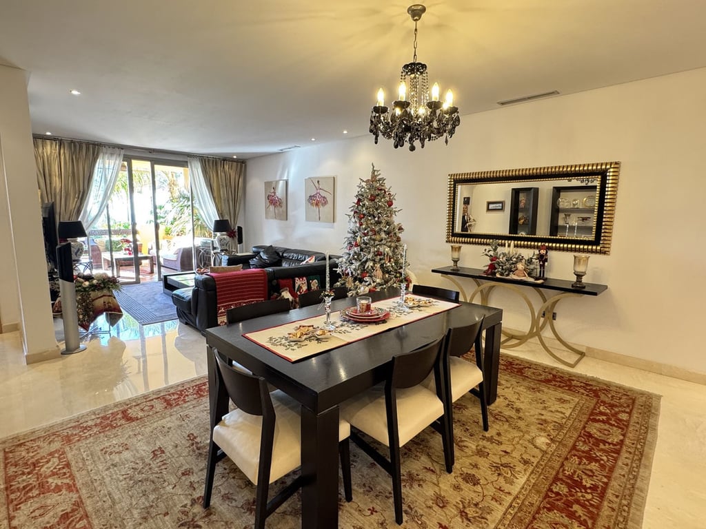 Apartment in Marbella - Image 2