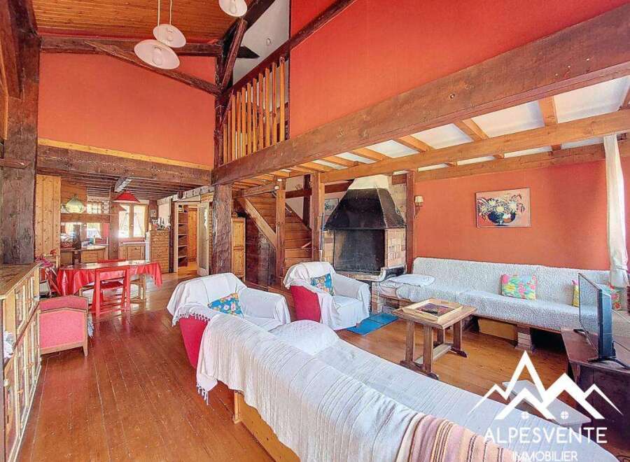 House in Essert-Romand - Image 2