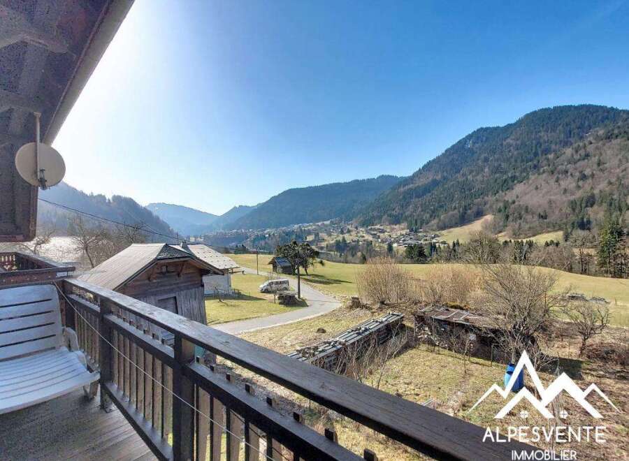 House in Essert-Romand - Image 3