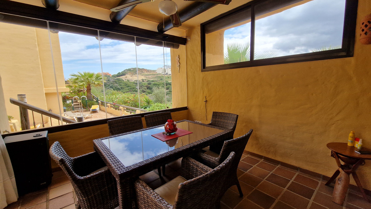 Apartment in La Duquesa - Image 2