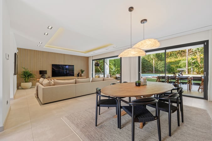 Villa in Nueva Andalucia - view 1