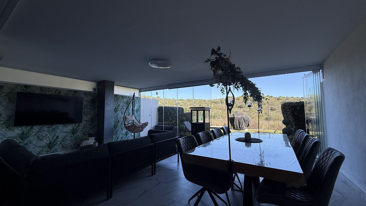 Apartment in Estepona - Image 2