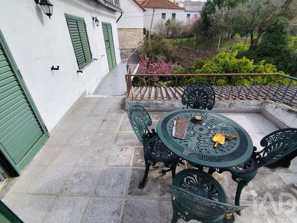 House in Meruge - view 1