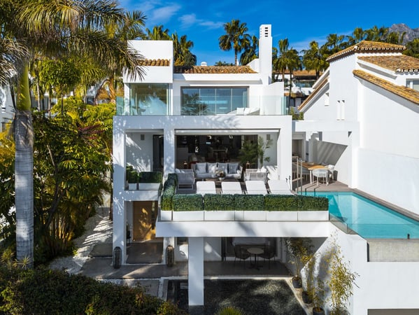 Villa in Marbella - view 1