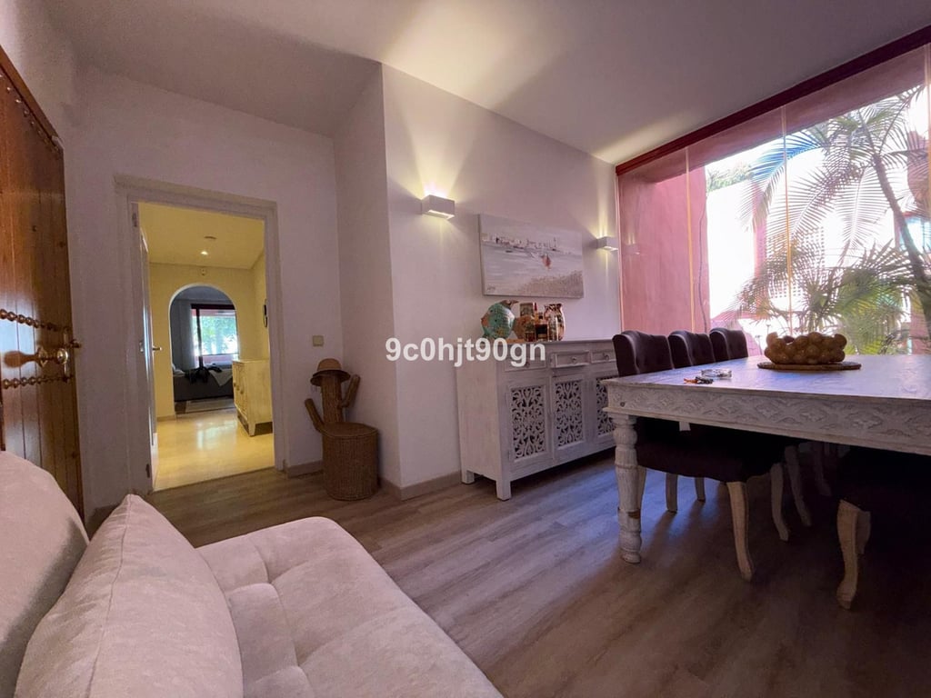 Apartment in Elviria - Image 3