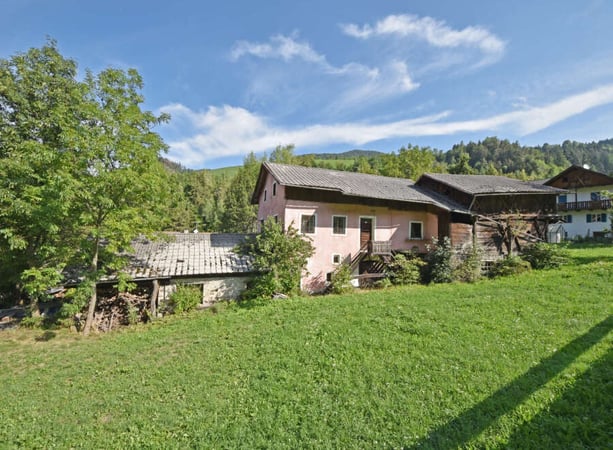 Villa in Pardell - view 1