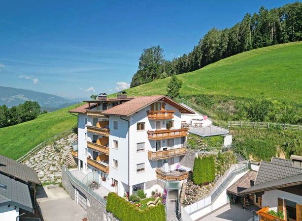 Villa in Vila di Sotto - view 1