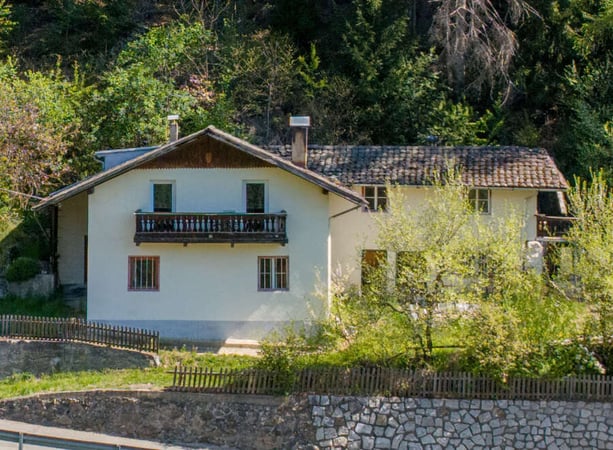 Villa in San Pietro - view 1
