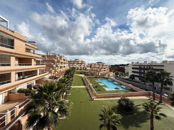 Apartment in Villamartin - view 1