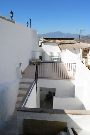 House in Alhaurin el Grande - view 1