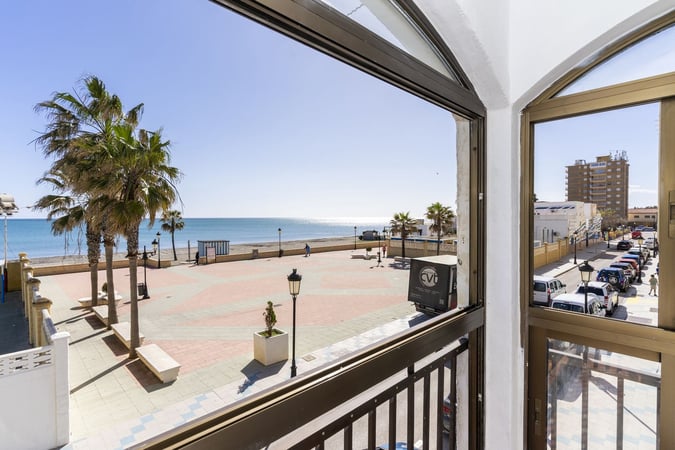 Apartment in San Luis de Sabinillas - view 1