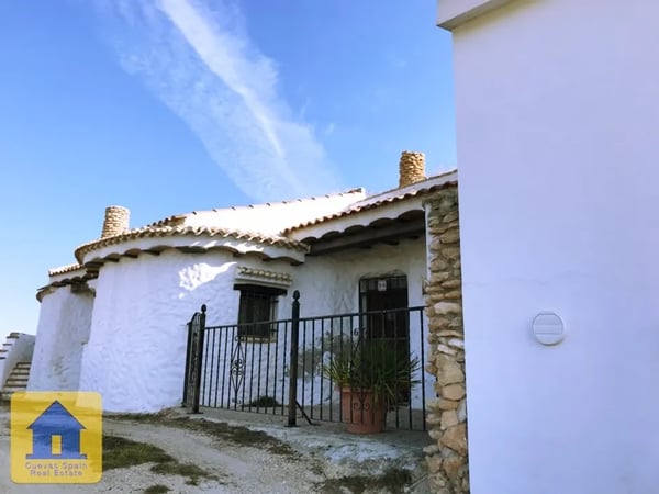 House in Huescar - view 1