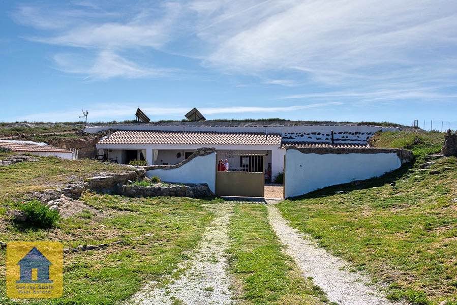 House in La Alqueria - Image 2