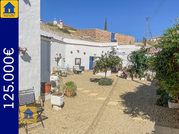 House in Castillejar - view 1