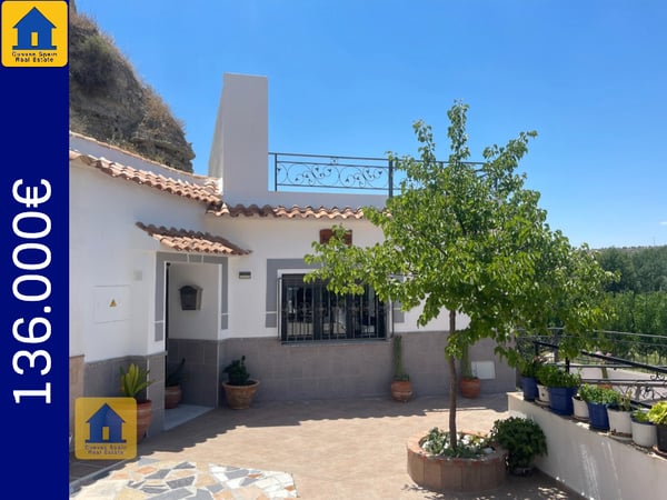 House in Castillejar - view 1