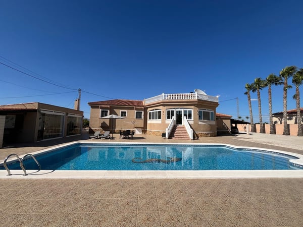 House in Catral - view 1