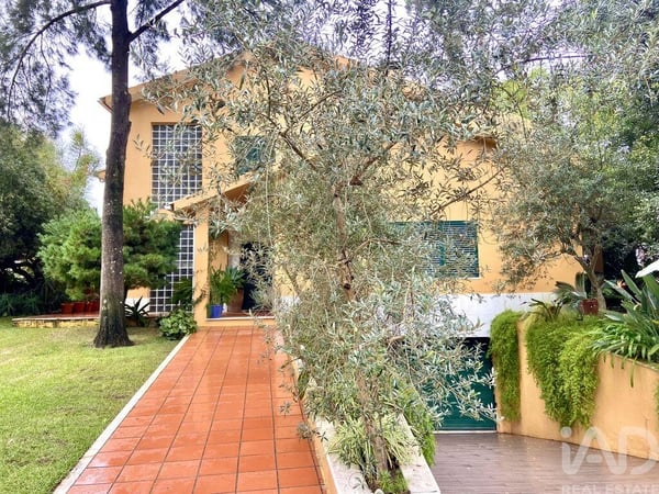 House in Corroios - view 1