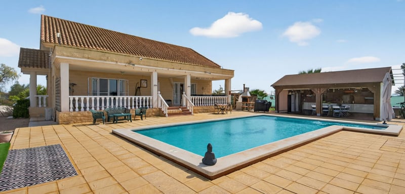 House in El Realengo - view 1