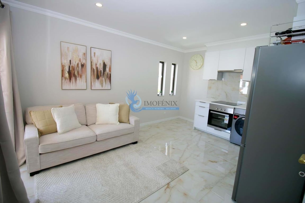 Apartment in Oura - Image 2