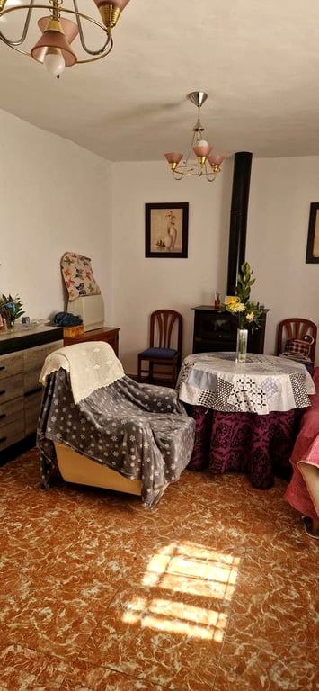 House in Arenas del Rey - Image 3