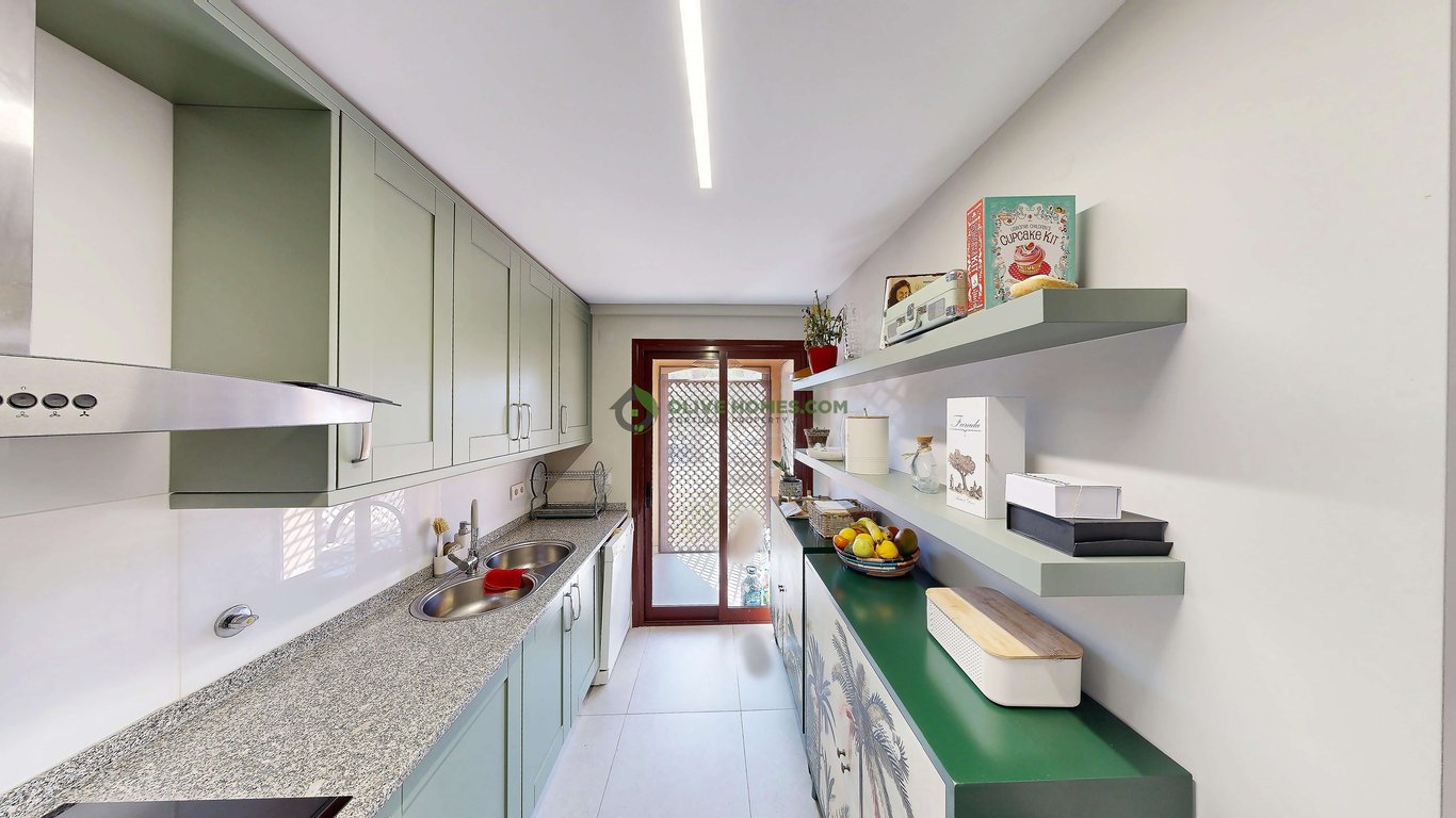 House in Quarteira - Image 3