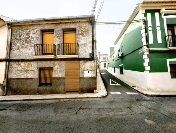 House in Pinoso - view 1