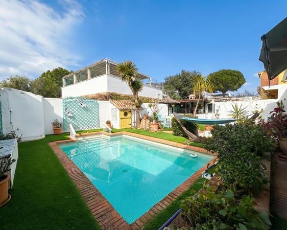 Villa in Guadiaro - view 1