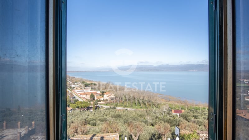 House in Castiglione del Lago - view 1