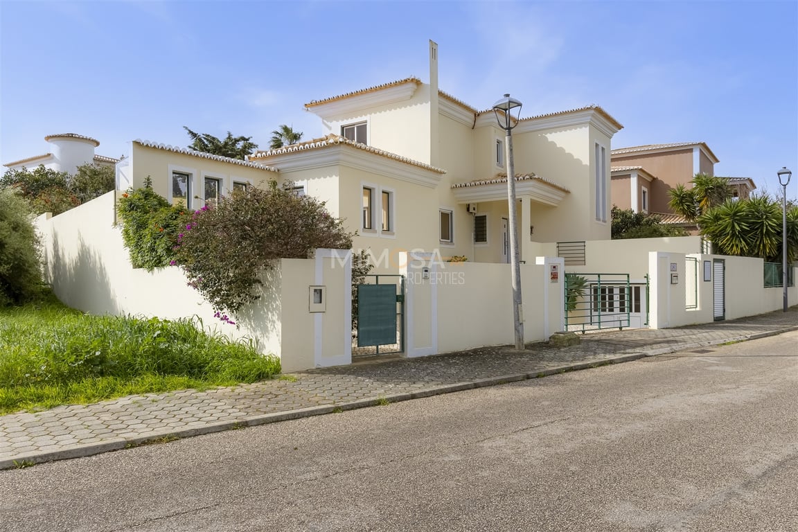 House in Lagos - Image 2