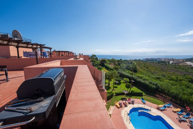 Apartment in La Duquesa - view 1