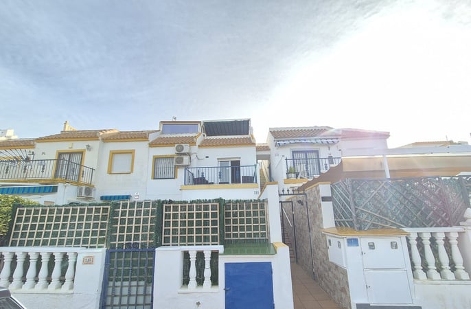 Penthouse in Playa Flamenca - view 1