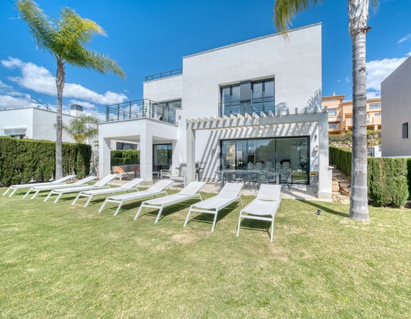 House in Estepona - view 1