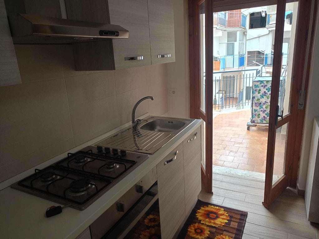 Apartment in Scalea - Image 2