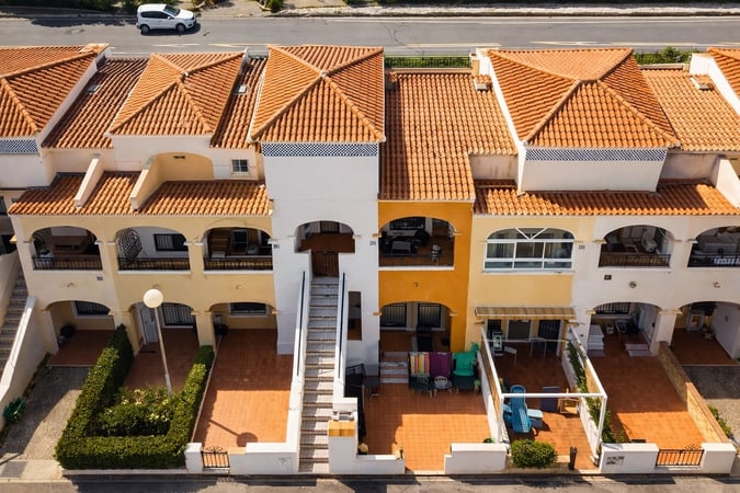 Apartment in Residencia los Altos - view 1