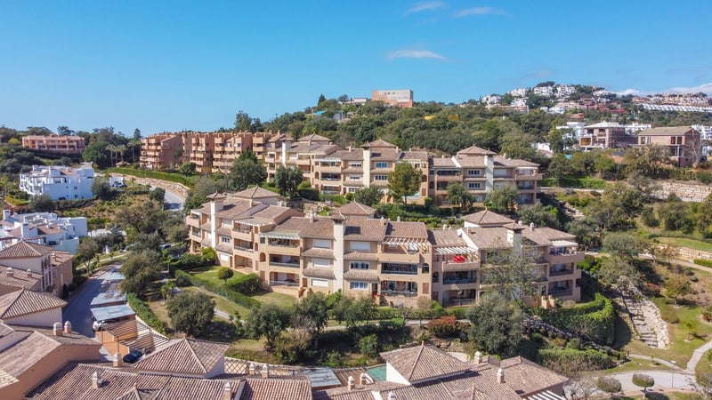 Apartment in Elviria - view 1