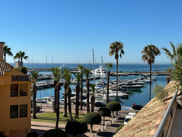 Apartment in Sotogrande - view 1