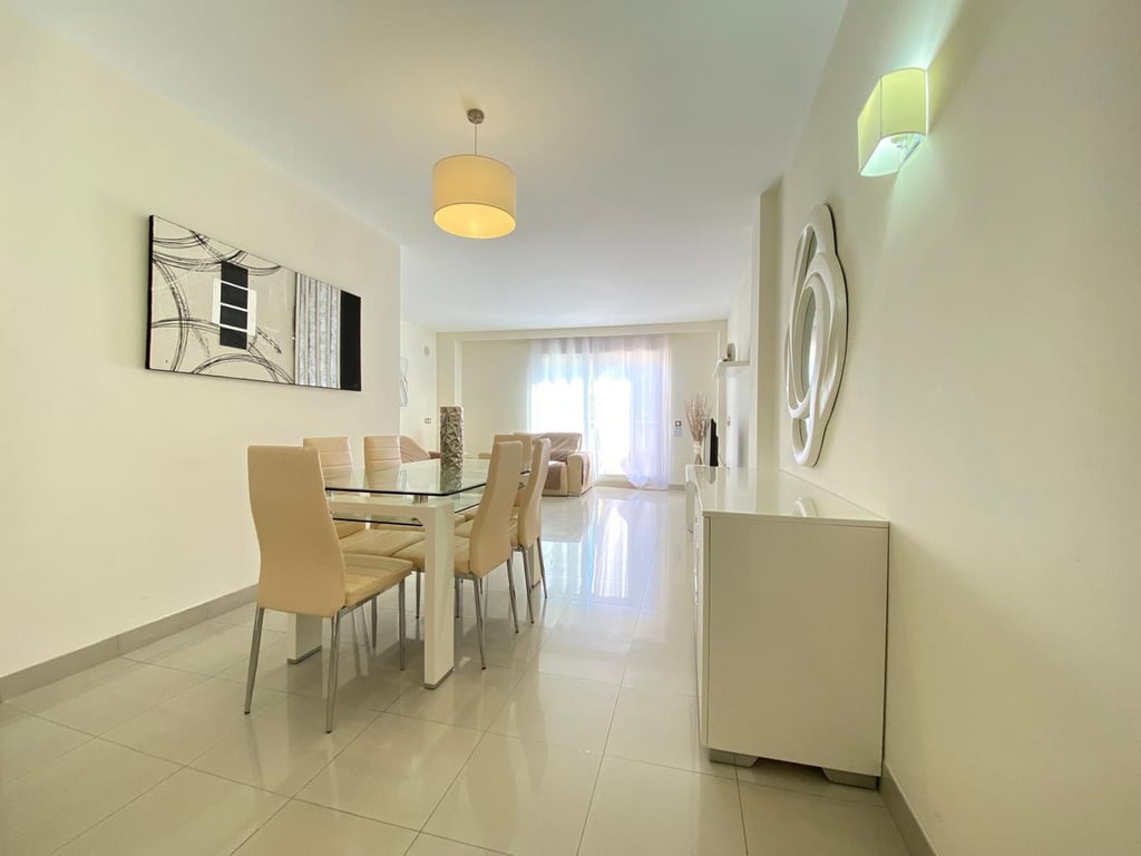 Apartment in Estepona - Image 3