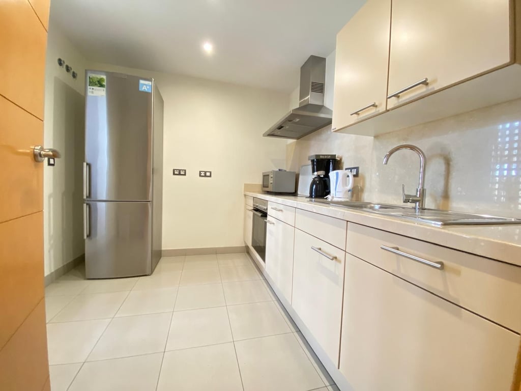 Apartment in Estepona - Image 2