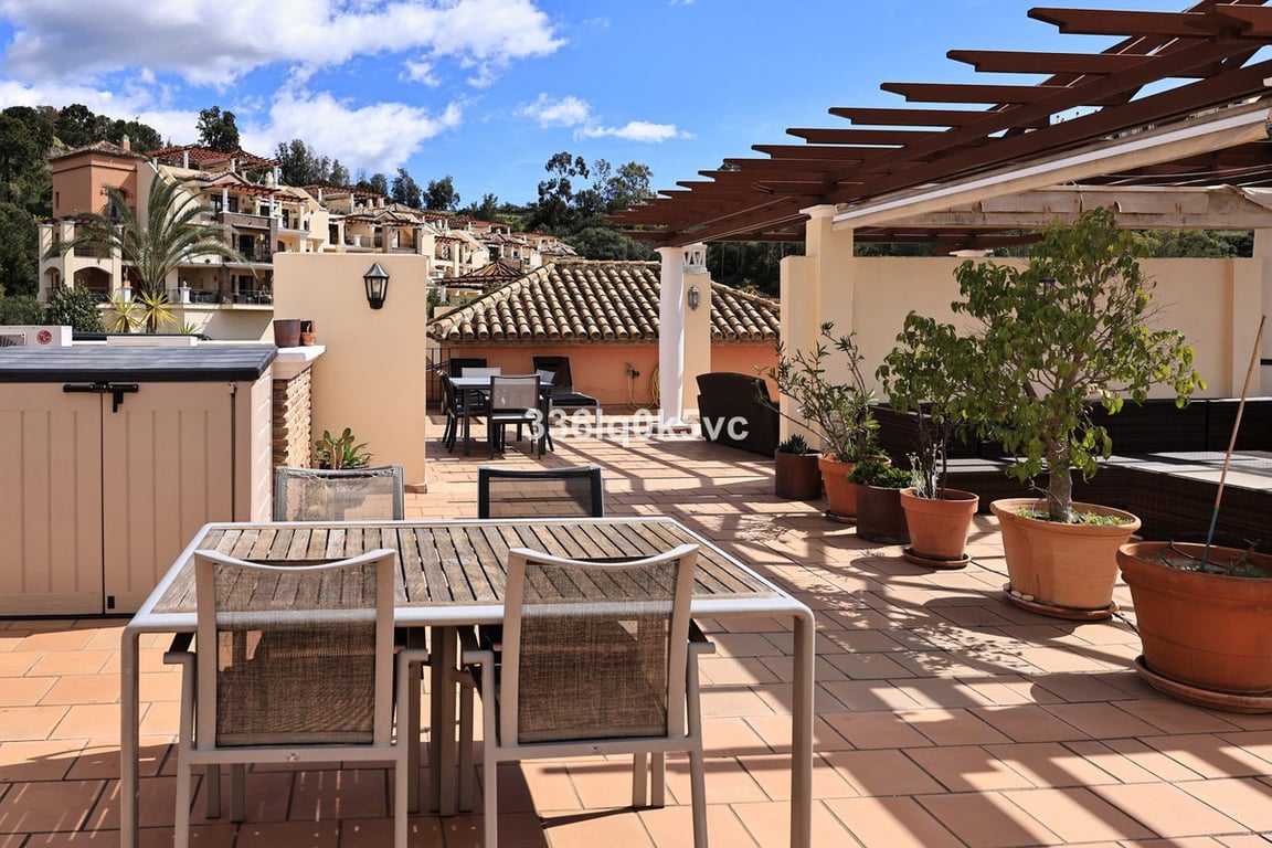 Apartment in Benahavis