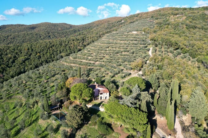 House in Tuoro sul Trasimeno - view 1