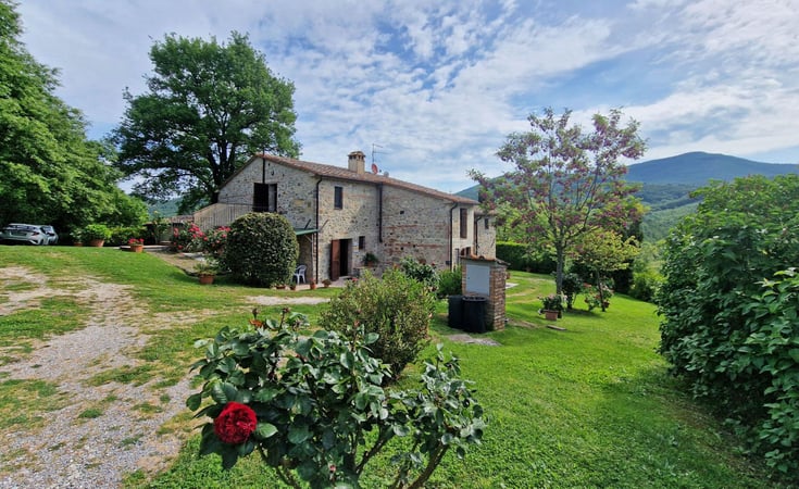 House in Radicofani - view 1