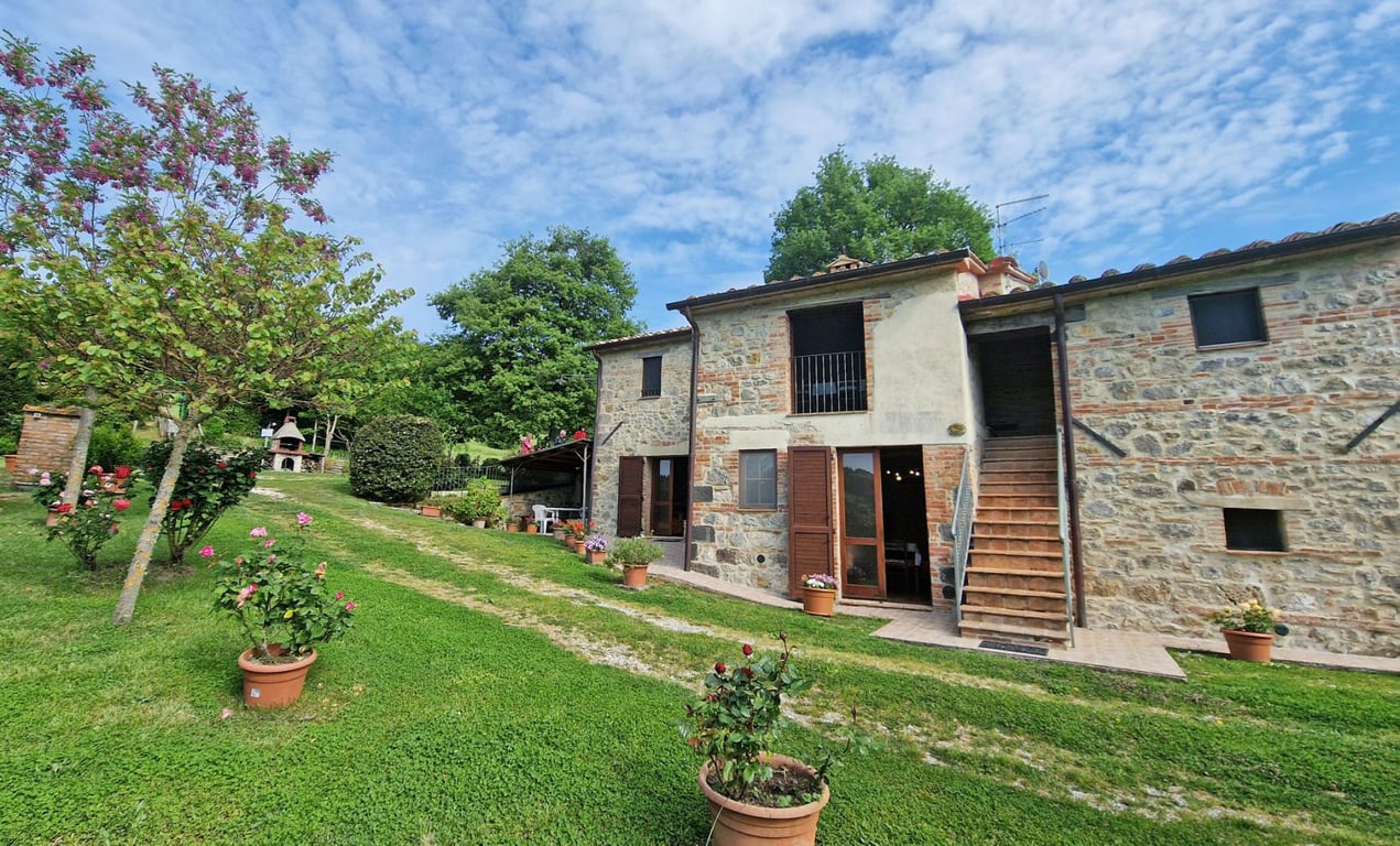 House in Radicofani - Image 3