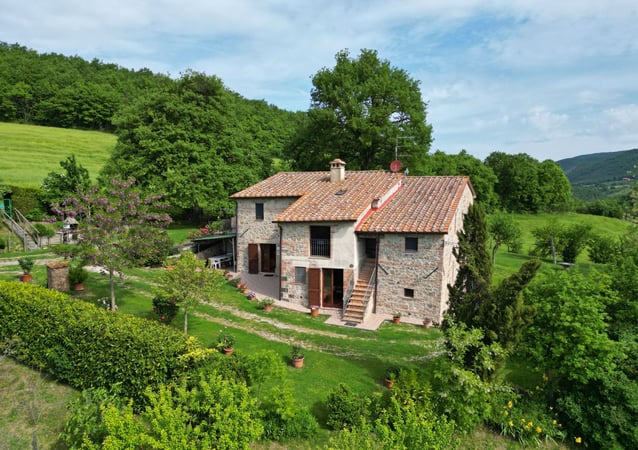 House in Radicofani - view 1