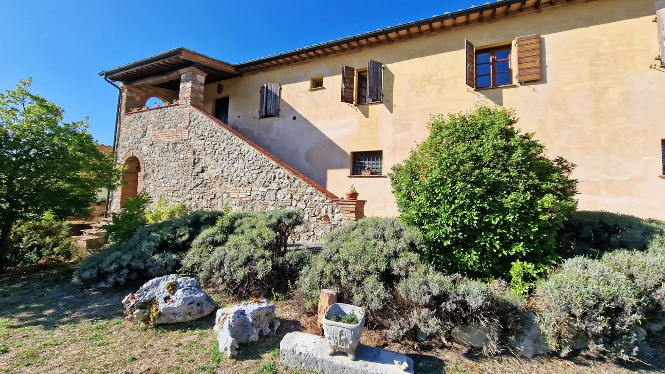 House in Sarteano - Image 2