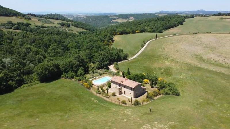 House in Pienza - view 1
