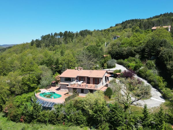 House in Lisciano Niccone - view 1