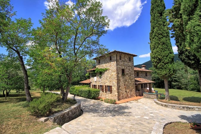 House in Chiusi della Verna - view 1